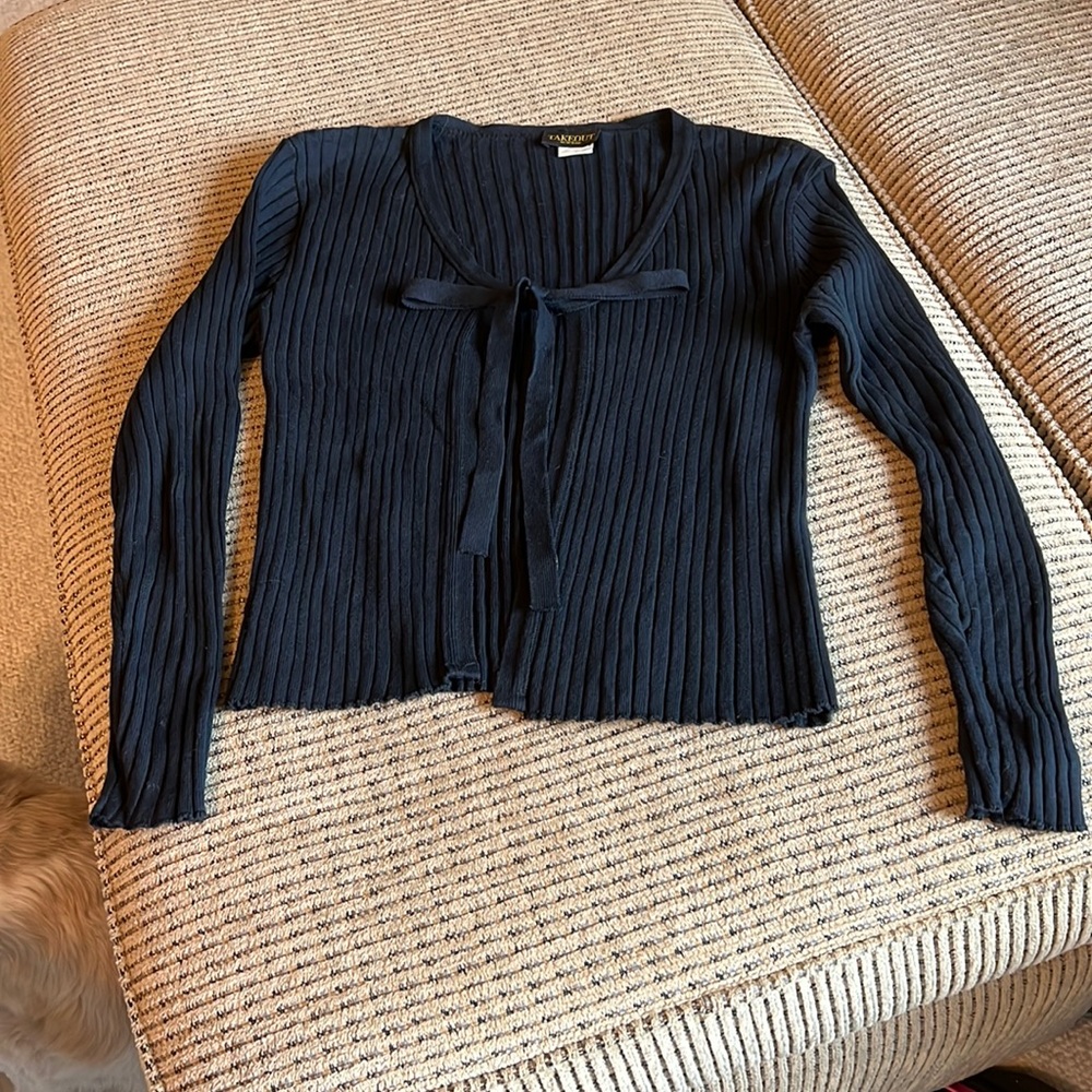 Takeout black tie sweater